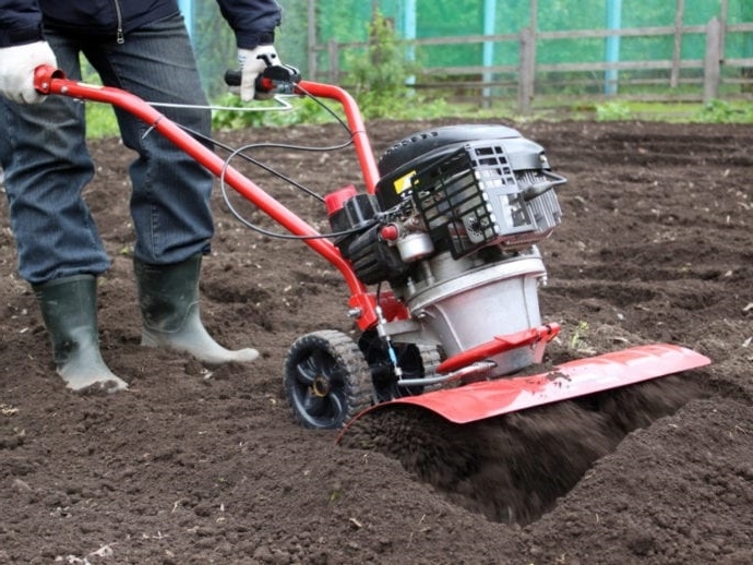 Dissodare il terreno, come e perchè farlo